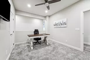 430 Amanda Cir, Tiki Island, TX 77554 - Photo 35