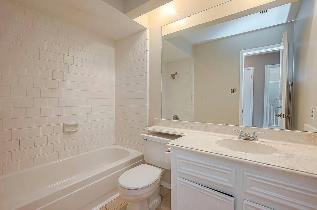 15411 Swan Crk Dr, Houston TX  77095-2017 exterior