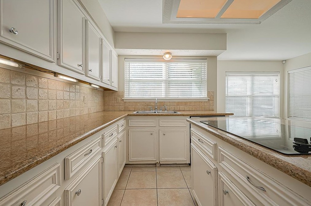 15411 Swan Crk Dr, Houston TX  77095-2017 exterior