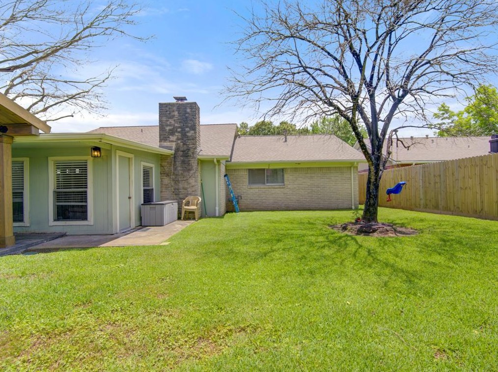 16311 Cavendish Dr, Houston TX  77059-4712 exterior