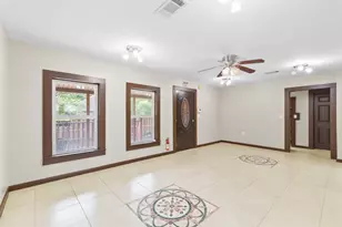 500 S Walnut St, Tomball, TX 77375 - Photo 9