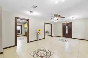 500 S Walnut St, Tomball, TX 77375 - Photo 7