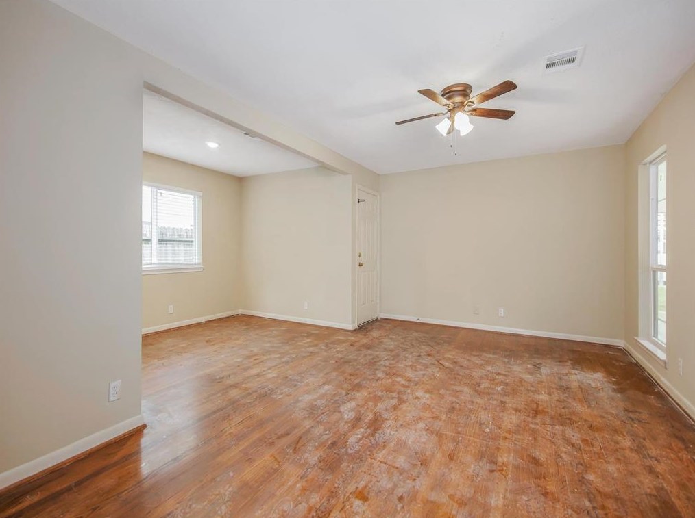 7214 Lugary Dr, Houston TX  77036-5734 exterior