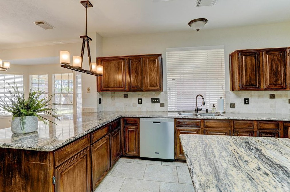 2017 Mission Cir, Friendswood TX  77546-0059 exterior