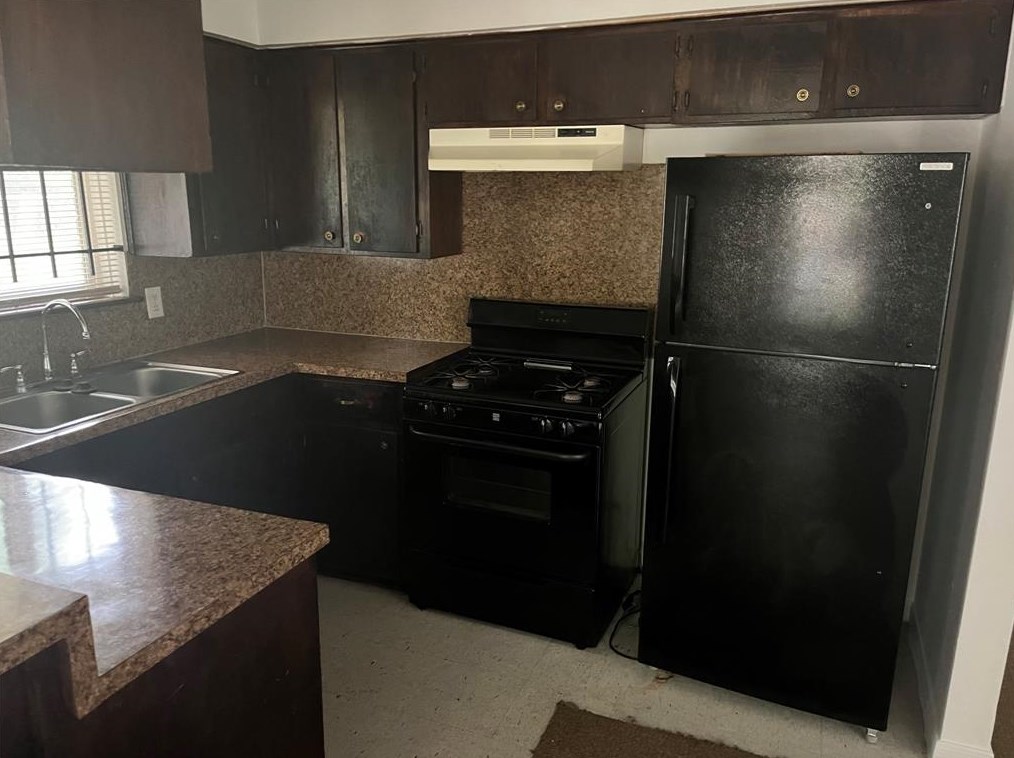 4414 Oak Shadows Dr, Houston TX  77091-5215 exterior