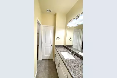 4947 Leamathew Street, Houston, TX 77045 - Photo 9