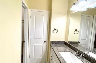 4947 Leamathew St, Houston, TX 77045 - Photo 9