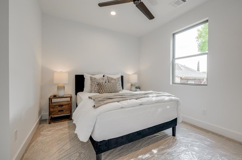 602 Clay St, Houston TX  77019-4464 exterior