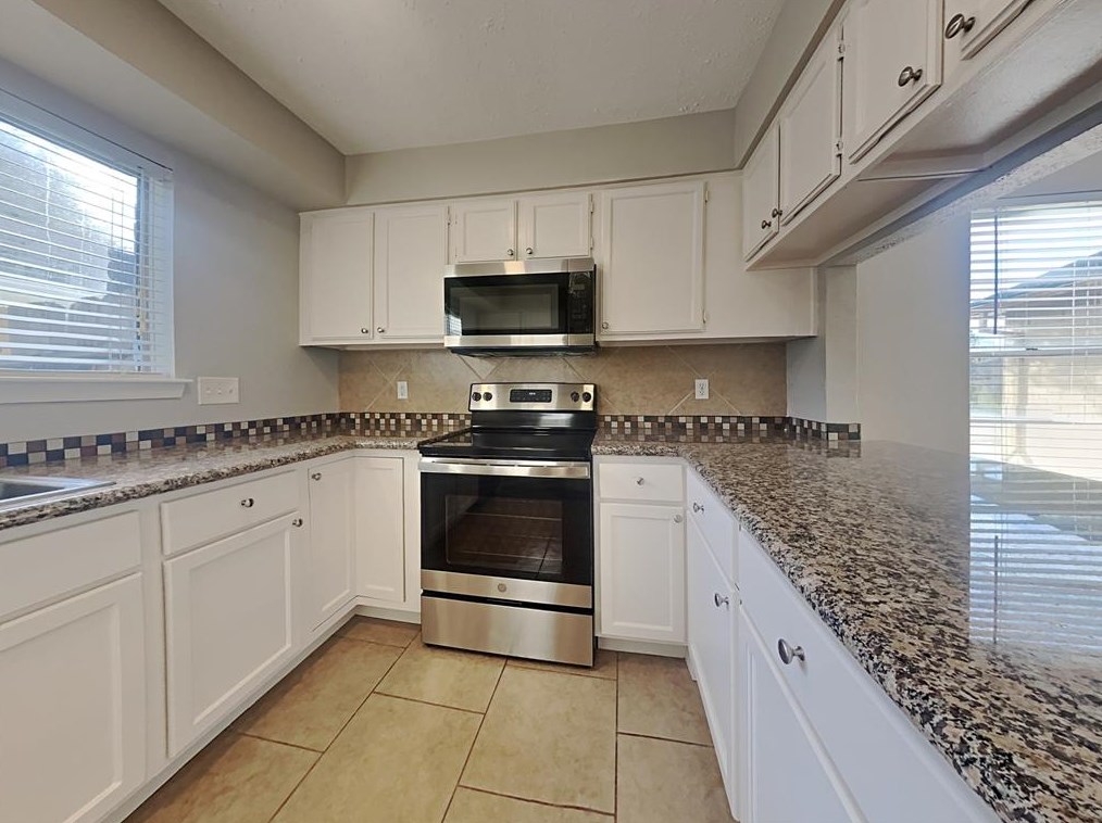 10011 Limewood Ln, Sugar Land TX  77498-1447 exterior