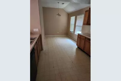 15014 Middle Oaks Boulevard, Houston, TX 77082 - Photo 5