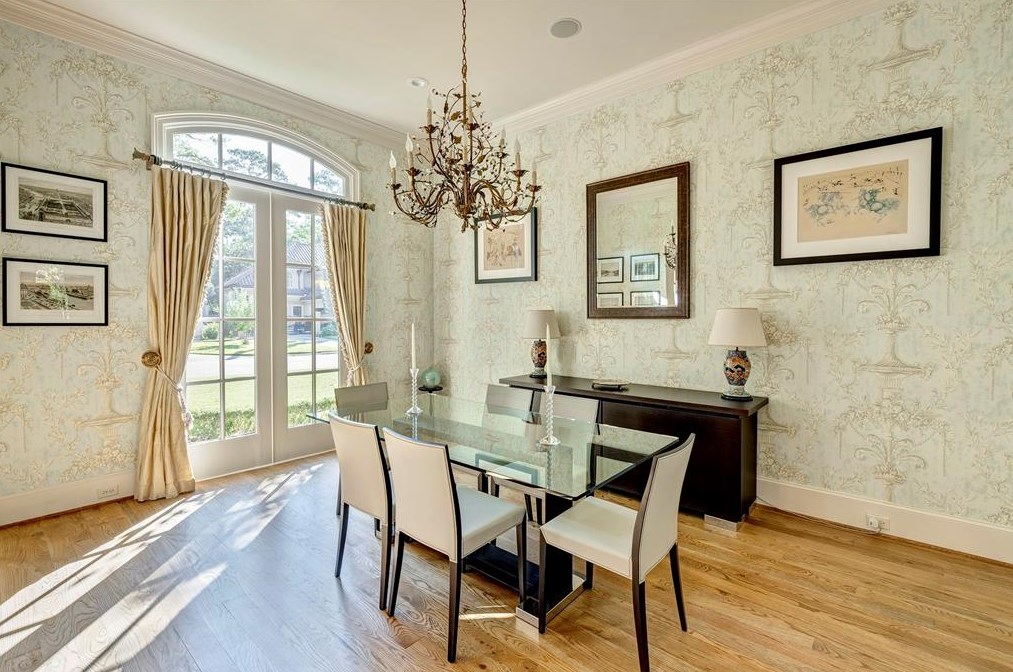 39 Knipp Rd, Houston TX  77024-7114 exterior