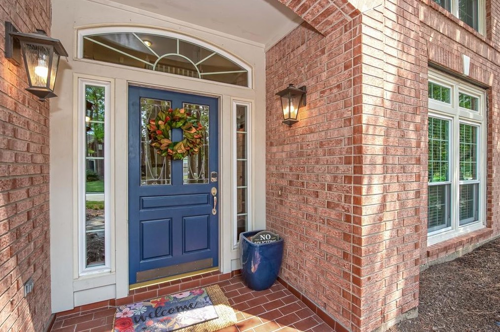 14 Shiny Pebble Pl, Spring TX  77381-6525 exterior