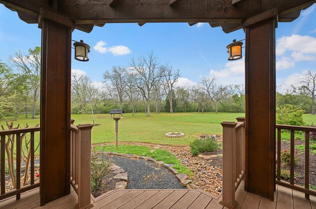 2200 Spg Br Rd, Montgomery TX 77316-2503 exterior