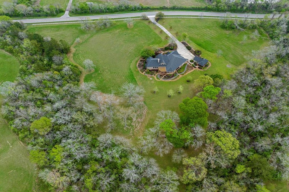 2200 Spg Br Rd, Montgomery TX 77316-2503 exterior