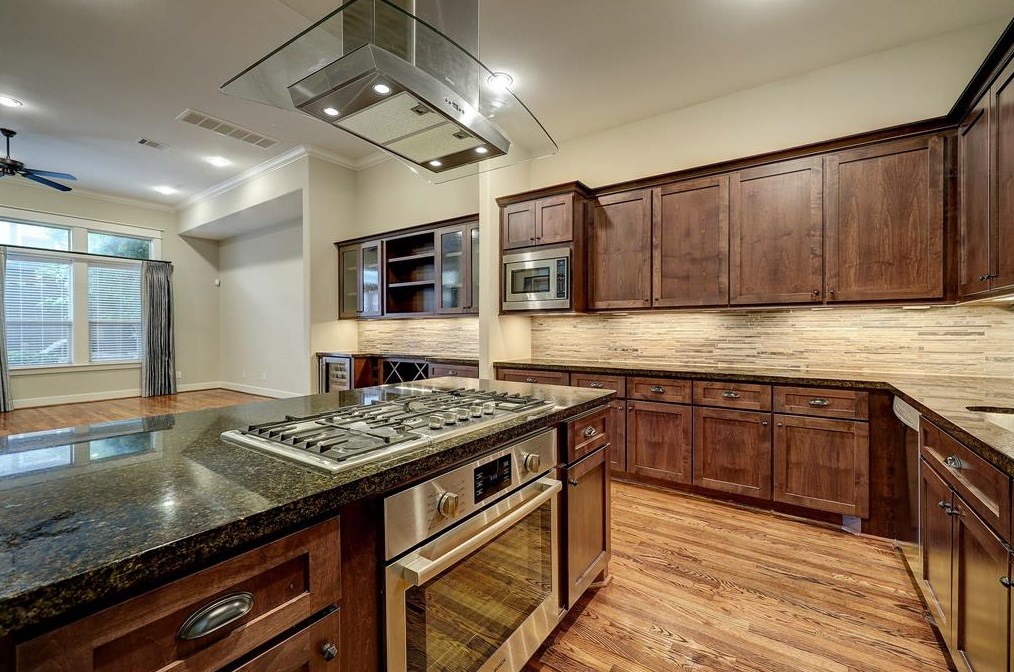 1807 Morse St, Houston TX  77019-6809 exterior