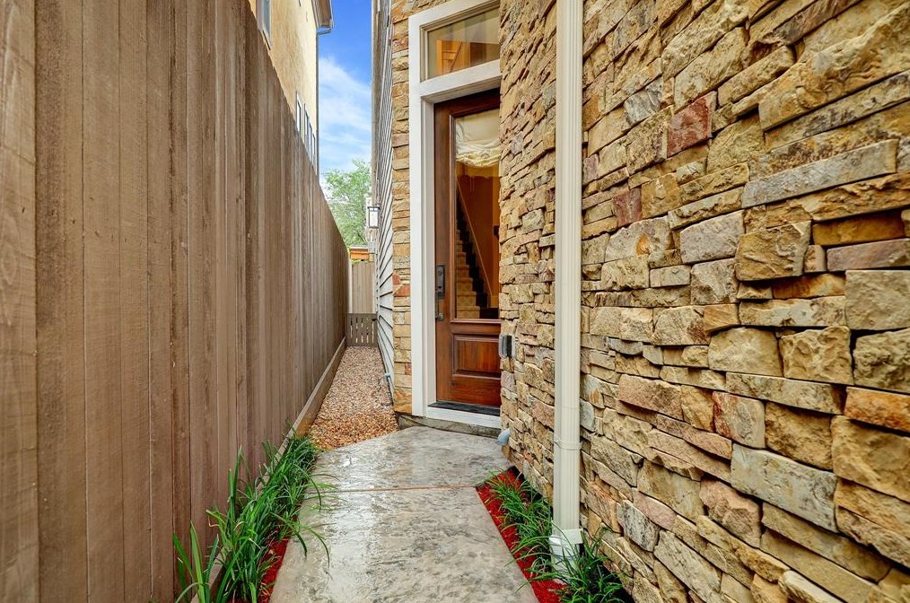 1807 Morse St, Houston TX  77019-5734 exterior