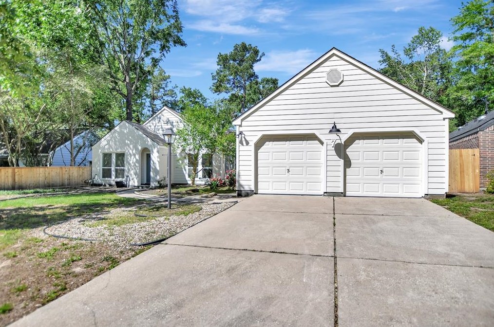 7 Bitterwood Ct, Spring TX  77381-2863 exterior