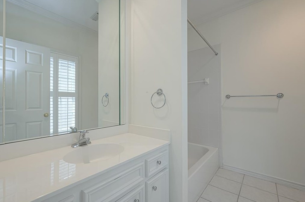 1249 Ripple Crk Dr, Houston TX  77024-6933 exterior