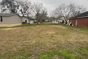 524 Clay St, Eagle Lake, TX 77434 - Photo 1