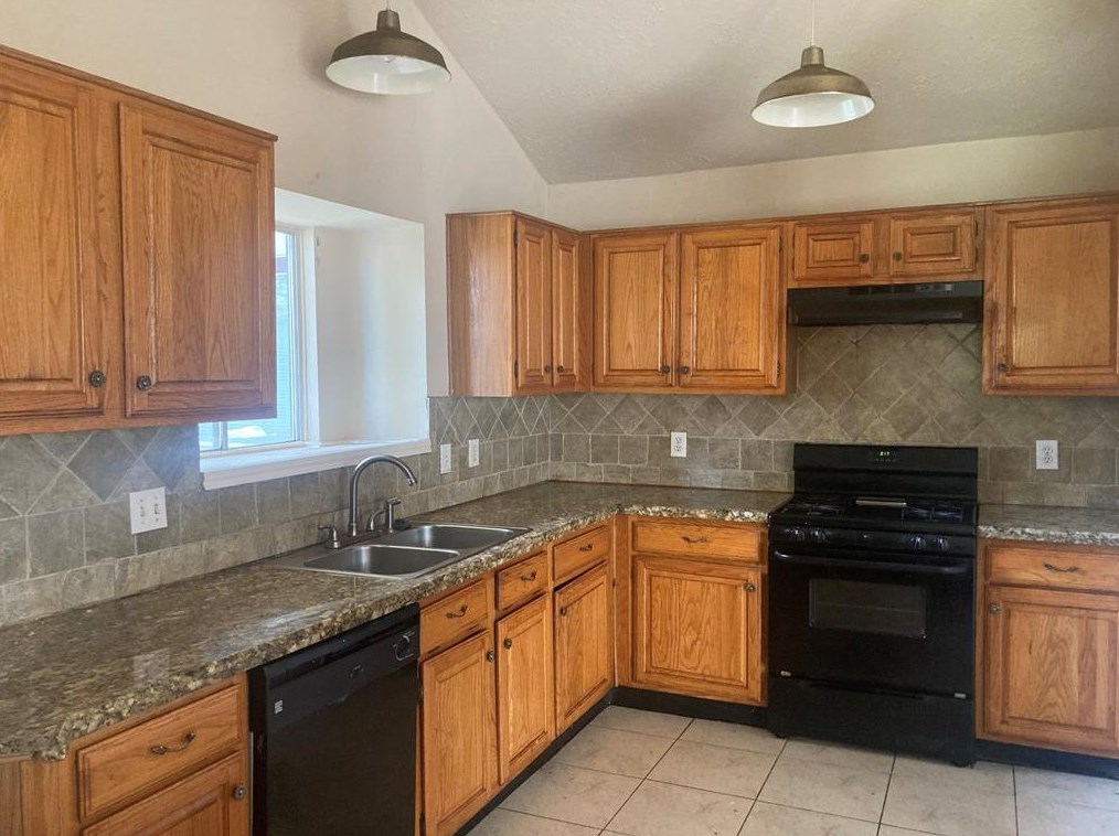 7007 Marisol Dr, Houston TX  77083-2305 exterior