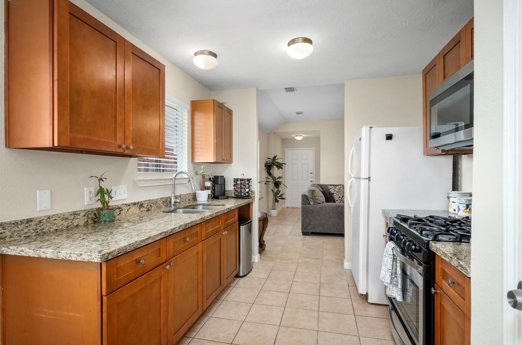 2938 Cypress Is Dr, Houston TX  77073-1603 exterior