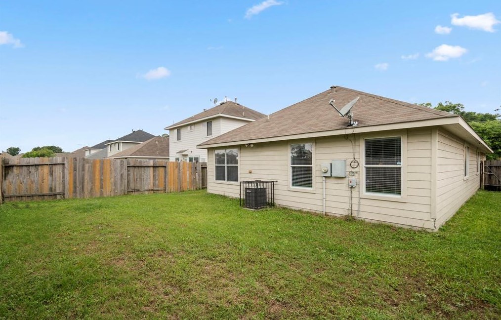 2938 Cypress Is Dr, Houston TX  77073-1603 exterior