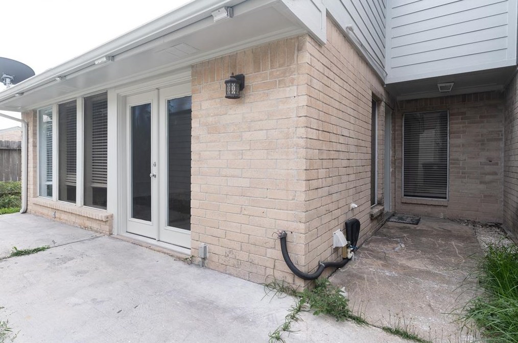 4238 Boone Rd, Houston TX  77072-1444 exterior