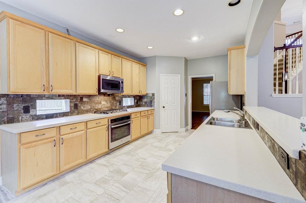 7802 Stone Oak Ct, Houston TX  77070-4337 exterior