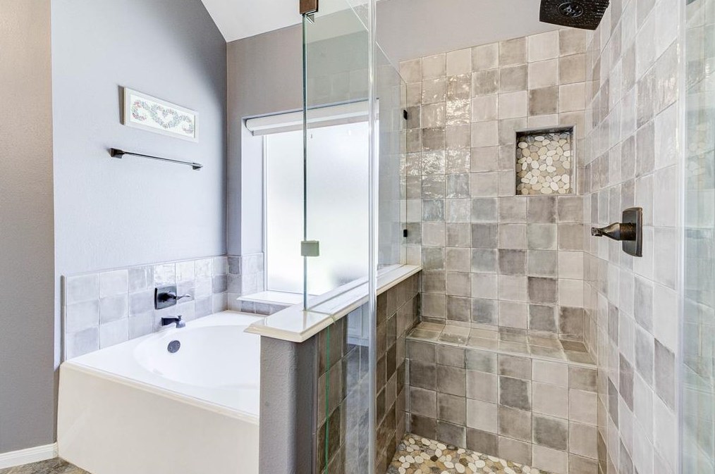 7802 Stone Oak Ct, Houston TX  77070-4337 exterior