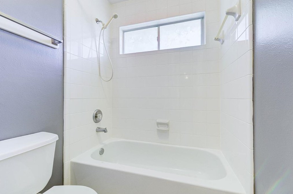 7802 Stone Oak Ct, Houston TX  77070-4337 exterior