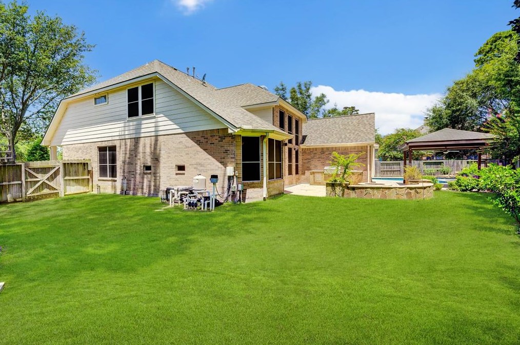 7802 Stone Oak Ct, Houston TX  77070-4337 exterior