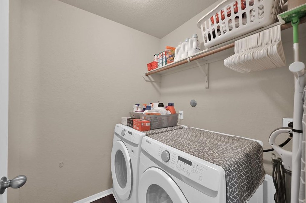 19023 Ashford Sq St, Tomball TX  77375-2523 exterior