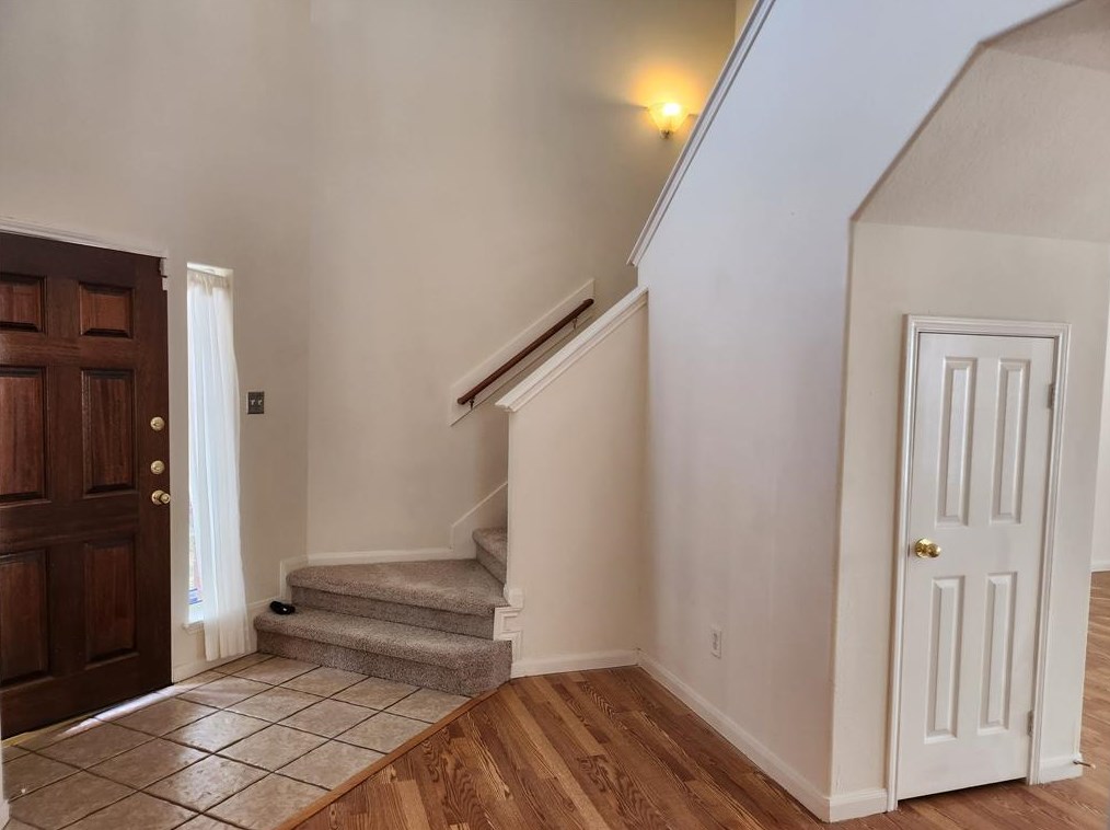 5211 Natasha Run Ln, Houston TX  77066-3371 exterior