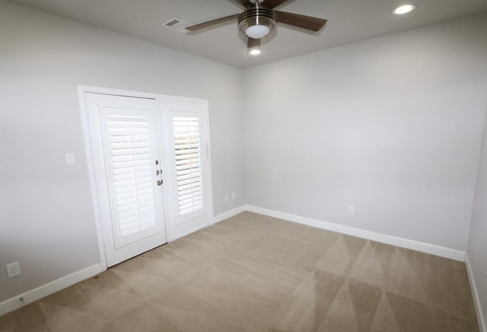 1909 Hickory St, Houston TX  77007-4133 exterior