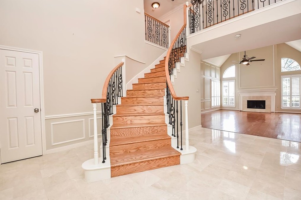 1802 Sugar Xing Dr, Sugar Land TX  77478-5302 exterior