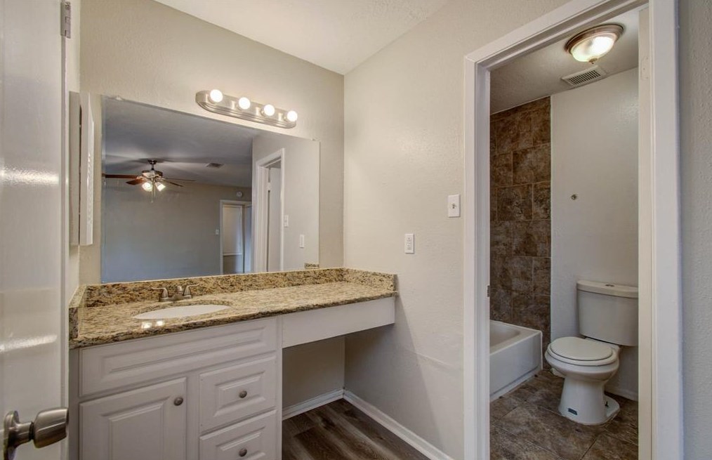 14147 Magnolia Spg Dr, Houston TX  77066-5517 exterior