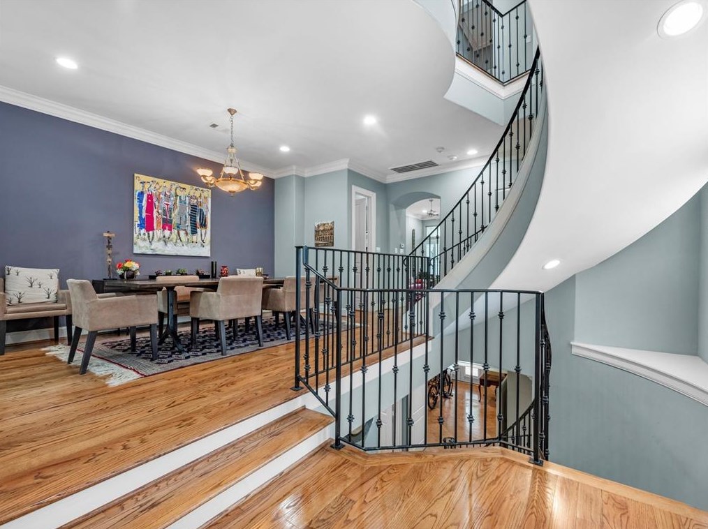 1912 Brun St, Houston TX  77019-6557 exterior