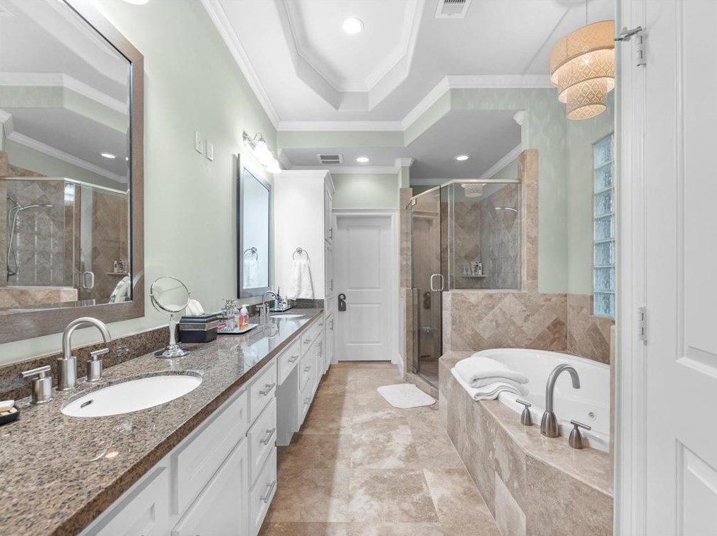 1912 Brun St, Houston TX  77019-6557 exterior