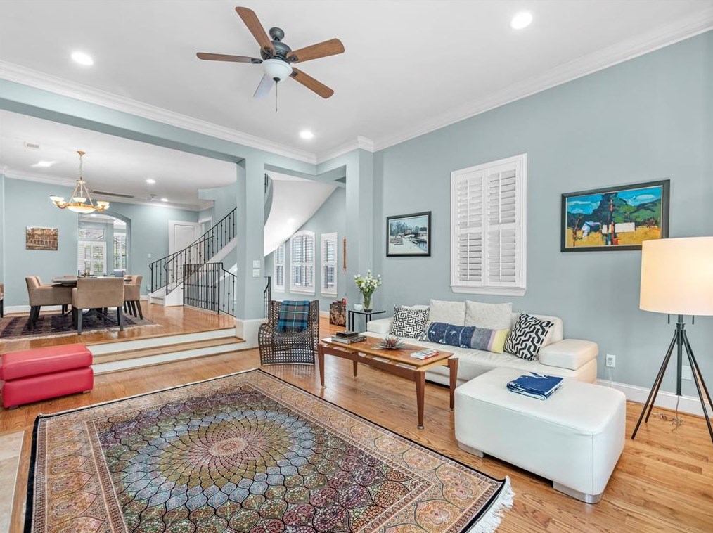 1912 Brun St, Houston TX  77019-6557 exterior