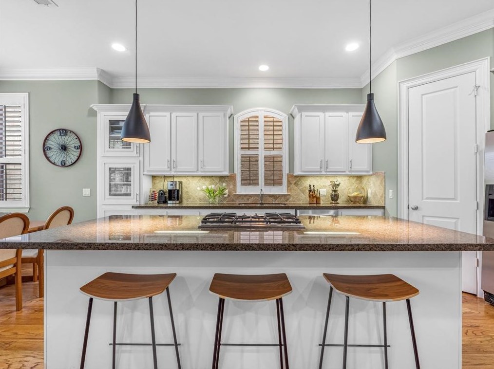 1912 Brun St, Houston TX  77019-6557 exterior