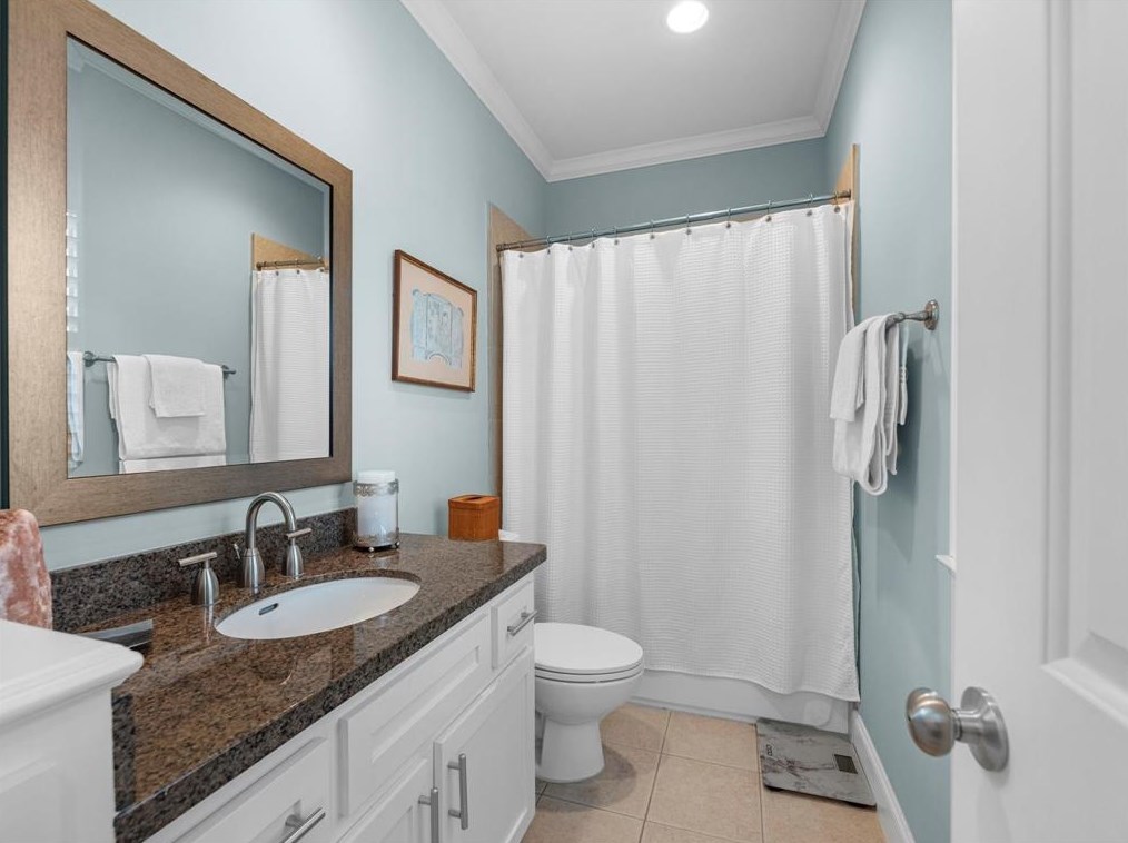 1912 Brun St, Houston TX  77019-6557 exterior