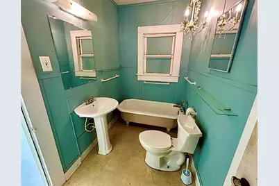 911 Dallas Street, Port Neches, TX 77651 - Photo 13