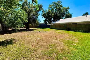 911 Dallas St, Port Neches, TX 77651 - Photo 7
