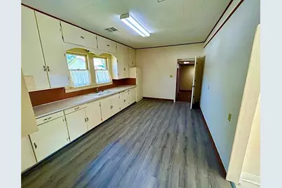 911 Dallas Street, Port Neches, TX 77651 - Photo 15