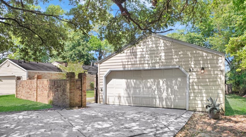 91 Wind Whisper Ct, Spring TX  77380-2850 exterior