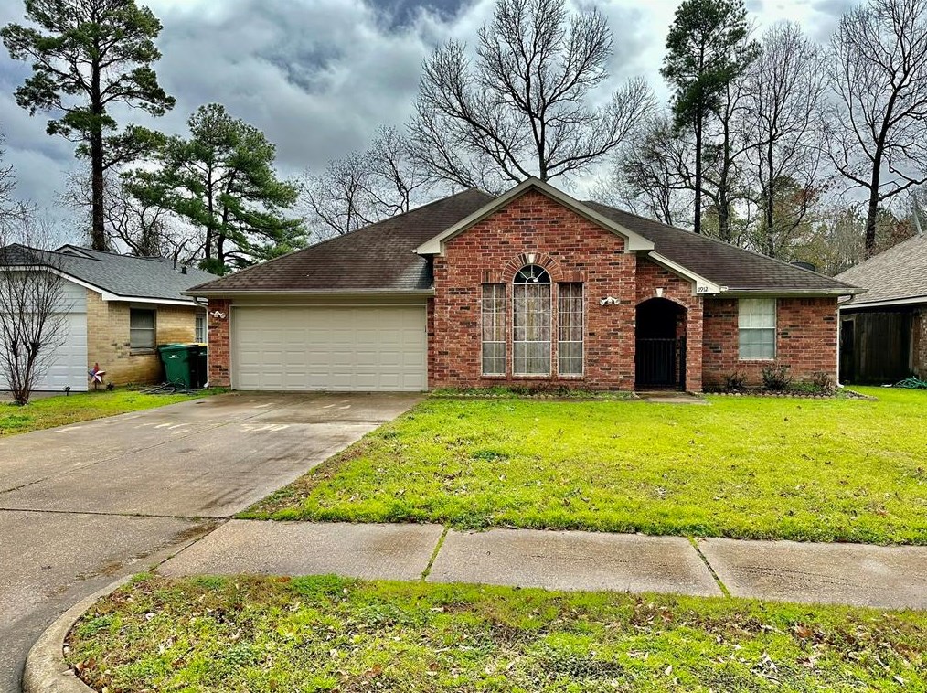 1912 Hunnington Dr, Conroe TX  77303-1834 exterior