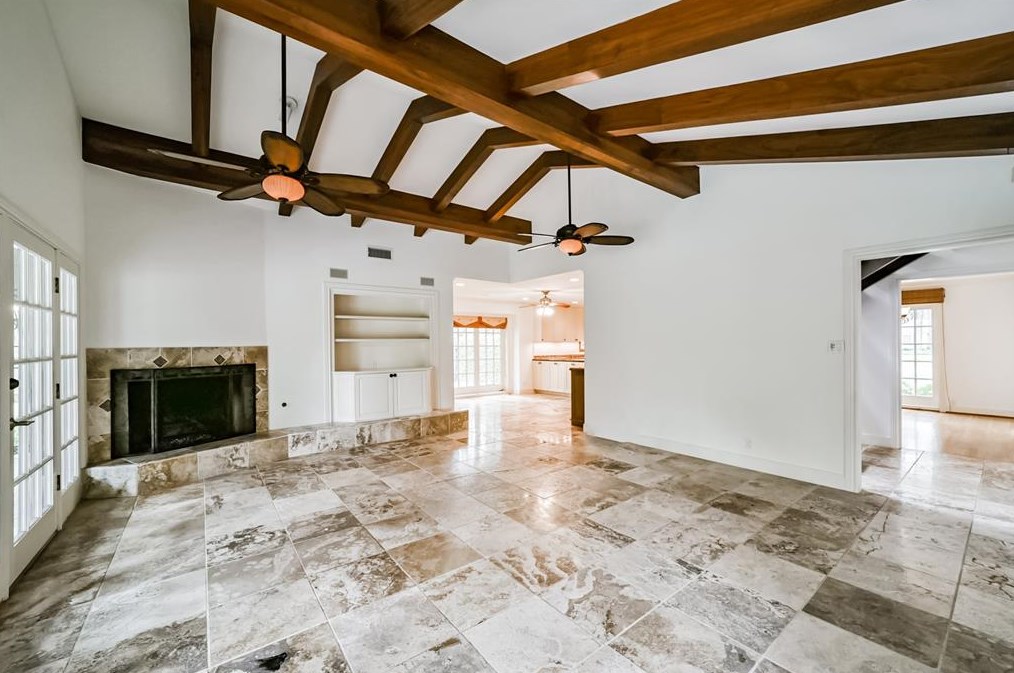 11715 Winshire Cir, Houston TX  77024-6311 exterior