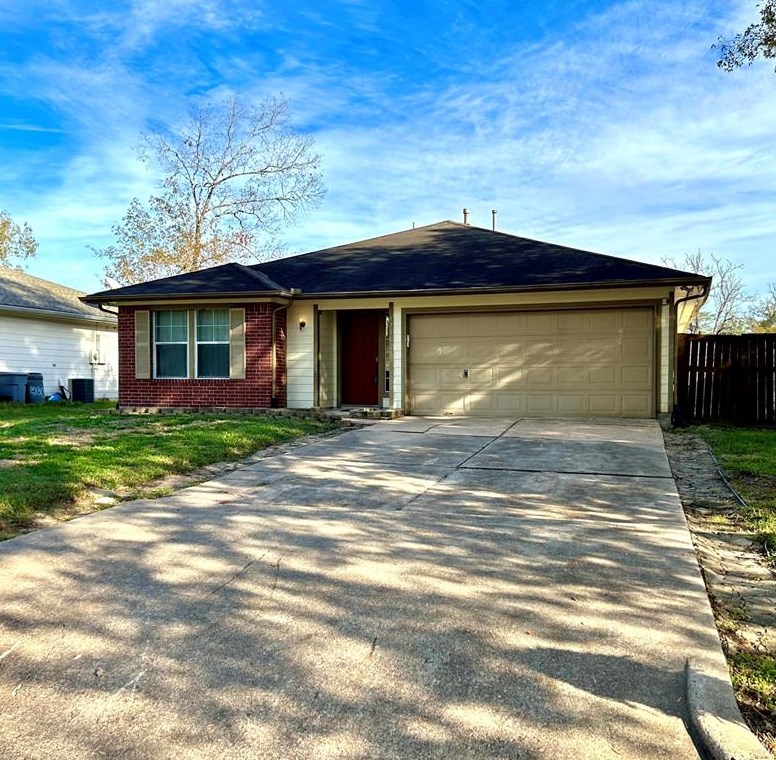 17102 Scuttle Way, Crosby TX  77532-4513 exterior