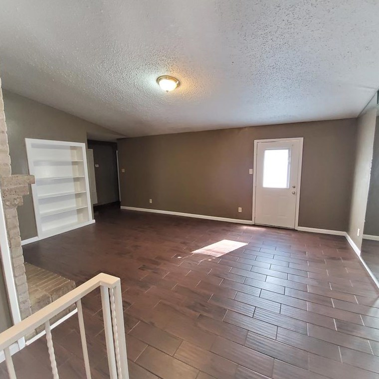 6335 Dawnridge Dr, Houston TX  77035-3963 exterior