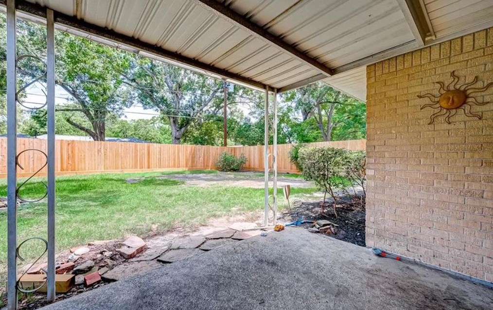 6128 Grape St, Houston TX  77074-7420 exterior